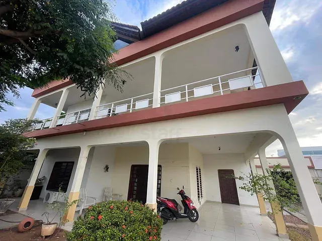 Casa à venda ou para alugar, no bairro Centro em Paulo Afonso