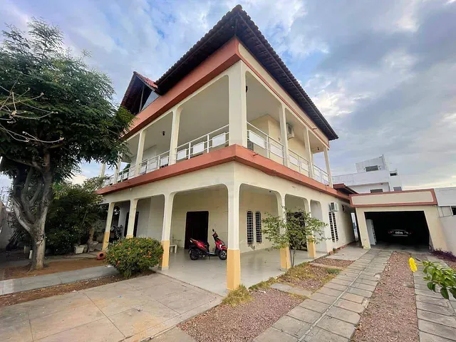 Casa à venda ou para alugar, no bairro Centro em Paulo Afonso