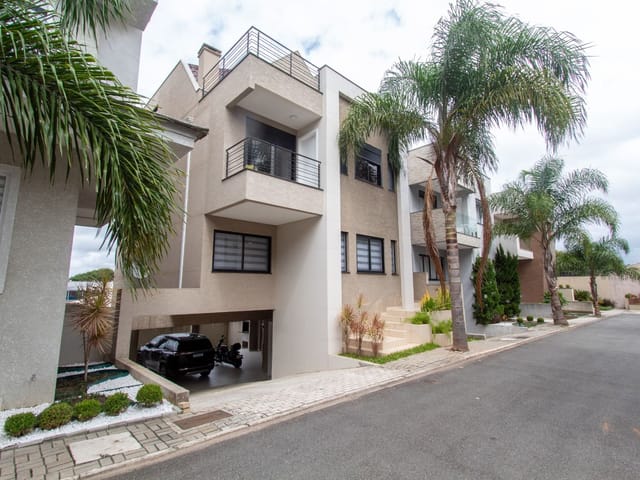 Casa 4 quartos e 5 banheiros, à venda, no bairro Campo Comprido em Curitiba