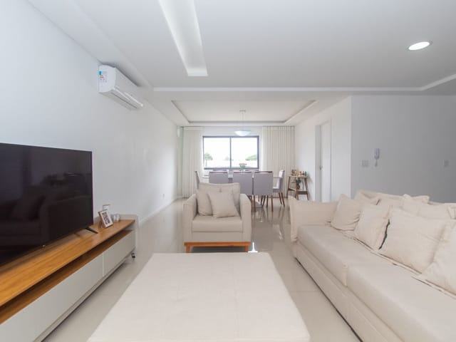 Casa 4 quartos e 5 banheiros, à venda, no bairro Campo Comprido em Curitiba