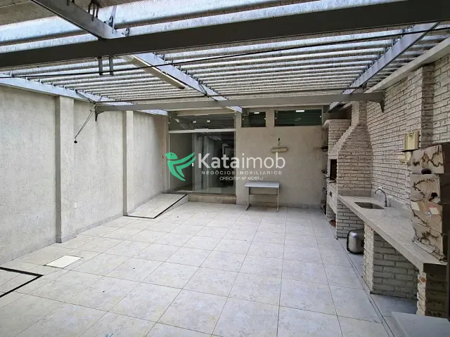 Casa 4 quartos e 3 banheiros, à venda ou para alugar, no bairro Saúde em São Paulo