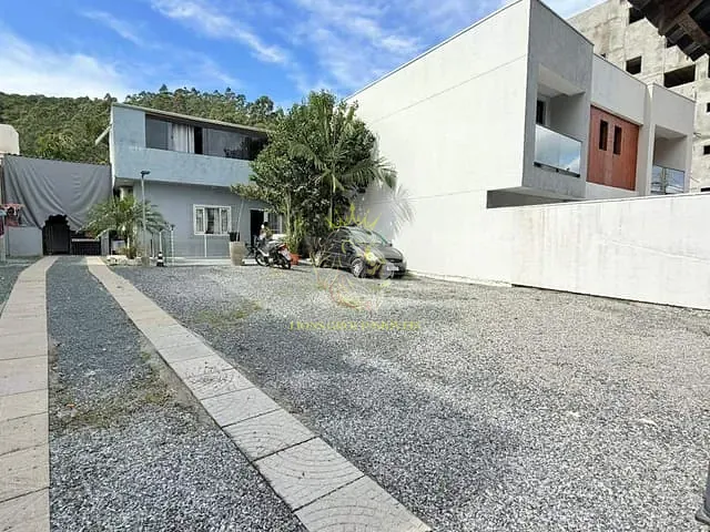 Casa com 300m² 2 quartos e 1 banheiro, à venda, no bairro São Francisco de Assis em Camboriú