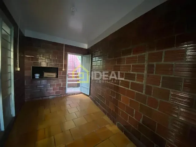 Casa 3 quartos e 2 banheiros, à venda, no bairro Imperial em Concórdia