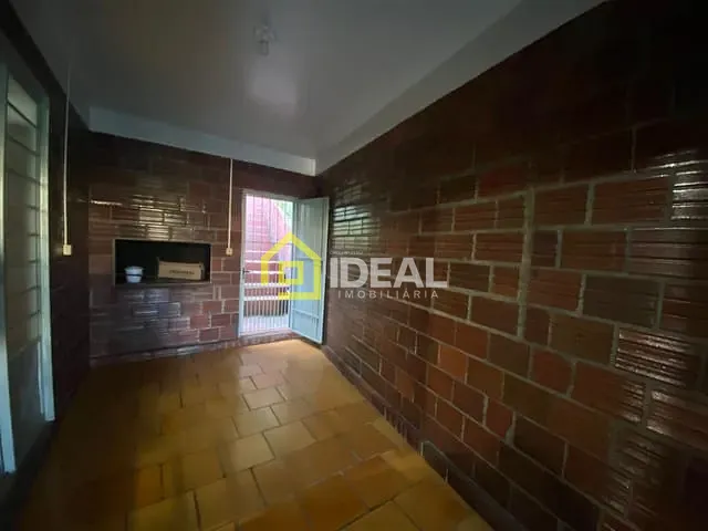 Casa 3 quartos e 2 banheiros, à venda, no bairro Imperial em Concórdia