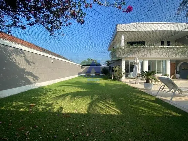 Casa com 1000m² 4 quartos e 8 banheiros, à venda, no bairro Barra da Tijuca em Rio de Janeiro