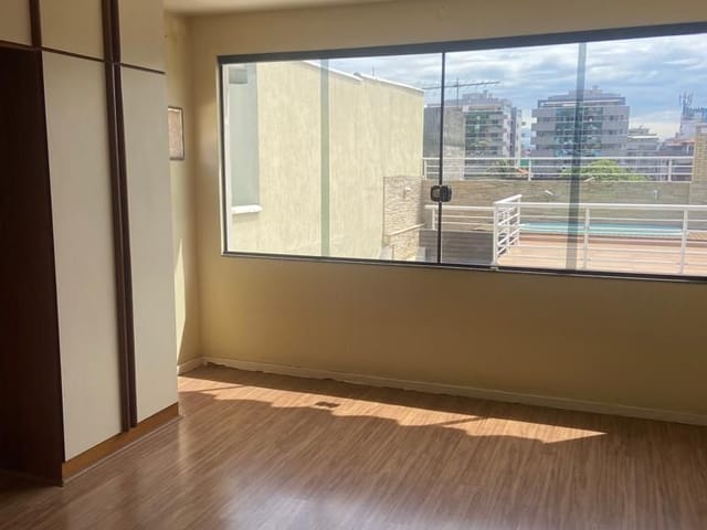Casa com 300m² 3 quartos e 6 banheiros, à venda, no bairro Vila Valqueire em Rio de Janeiro
