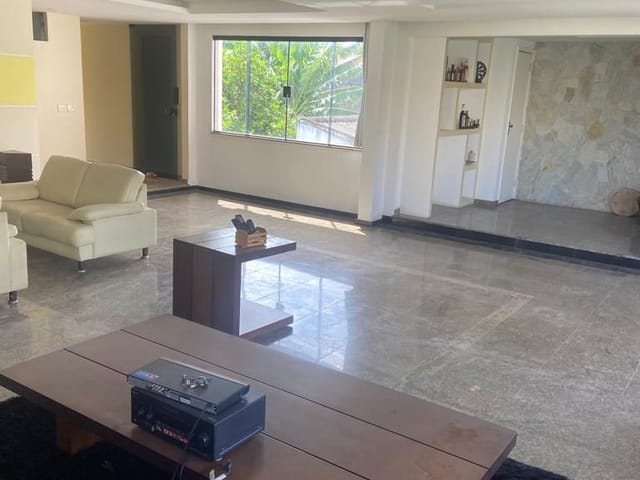 Casa com 300m² 3 quartos e 6 banheiros, à venda, no bairro Vila Valqueire em Rio de Janeiro