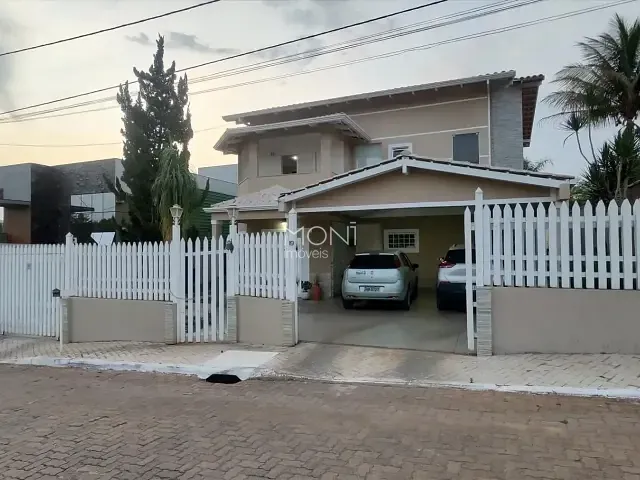 Casa 4 quartos e 4 banheiros, à venda, no bairro Guará I em Brasília