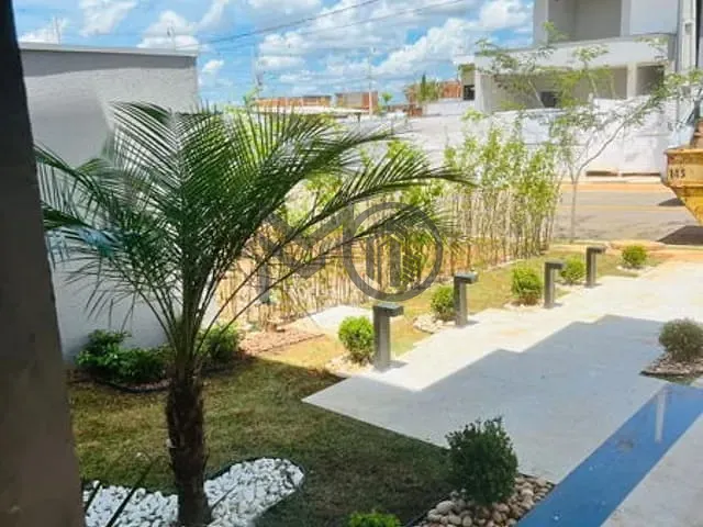 Casa com 300m² 4 quartos e 5 banheiros, à venda, no bairro Jardim Itália em Cuiabá