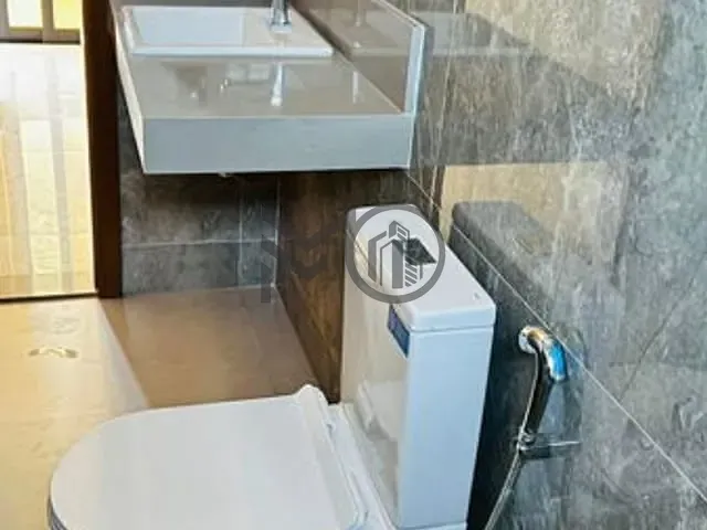 Casa com 300m² 4 quartos e 5 banheiros, à venda, no bairro Jardim Itália em Cuiabá