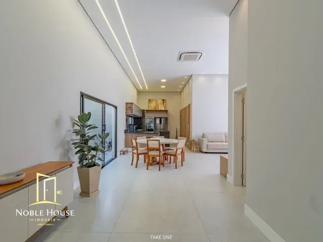 Casa 3 quartos e 5 banheiros, à venda, no bairro Via Castelli em Louveira
