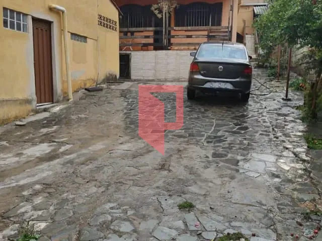 Casa 7 quartos e 3 banheiros, à venda, no bairro Alípio De Melo em Belo Horizonte