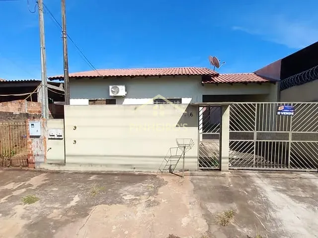 Casa com 300m² 3 quartos e 1 banheiro, à venda, no bairro Parque Residencial Ana Rosa em Cambé