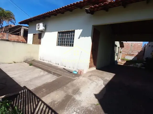Casa com 300m² 3 quartos e 1 banheiro, à venda, no bairro Parque Residencial Ana Rosa em Cambé