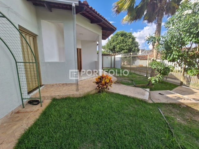 Foto do Casa - Casa com 3 dormitórios à venda por R$ 800.000,00 - Parque Anhangüera - Goiânia/GO | Portfolio Imóveis