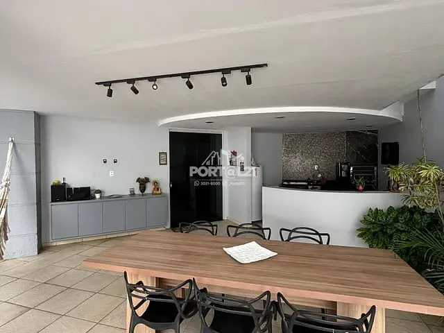 Casa 5 quartos e 6 banheiros, à venda, no bairro São José em Petrolina