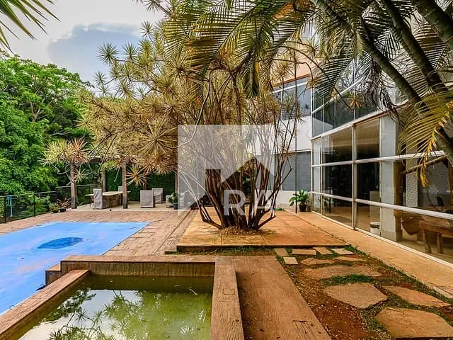 Casa com 850m² 5 quartos e 8 banheiros, à venda ou para alugar, no bairro Jardim Botânico em Brasília