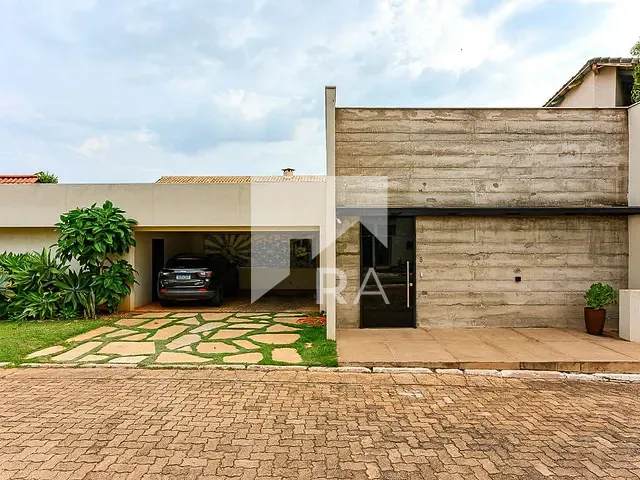 Casa com 850m² 5 quartos e 8 banheiros, à venda ou para alugar, no bairro Jardim Botânico em Brasília