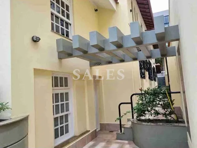 Casa com 326m² 4 quartos e 5 banheiros, à venda, no bairro São Mateus em Juiz de Fora