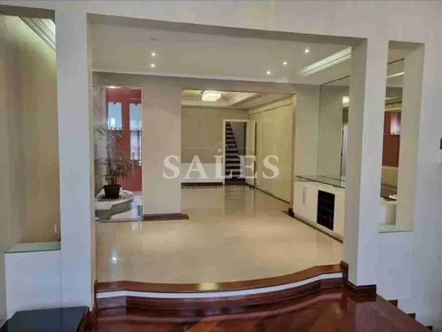 Casa com 326m² 4 quartos e 5 banheiros, à venda, no bairro São Mateus em Juiz de Fora