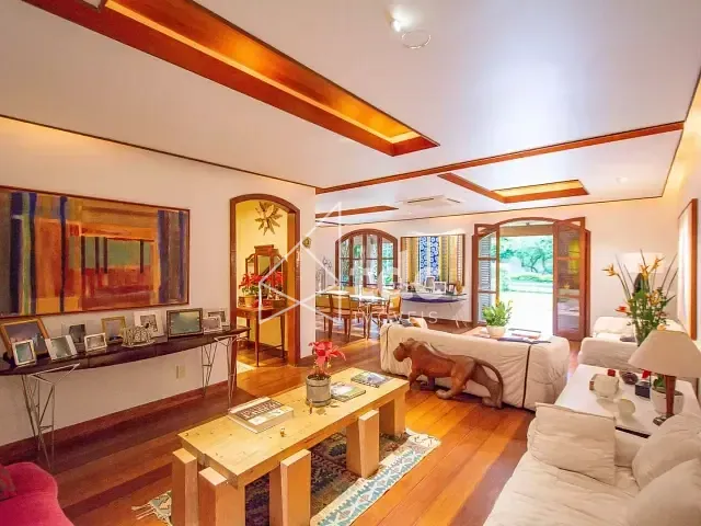 Casa com 596m² 4 quartos e 1 banheiro, à venda, no bairro Itanhangá em Rio de Janeiro
