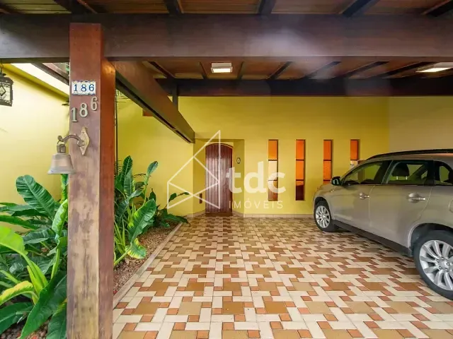 Casa com 596m² 4 quartos e 1 banheiro, à venda, no bairro Itanhangá em Rio de Janeiro