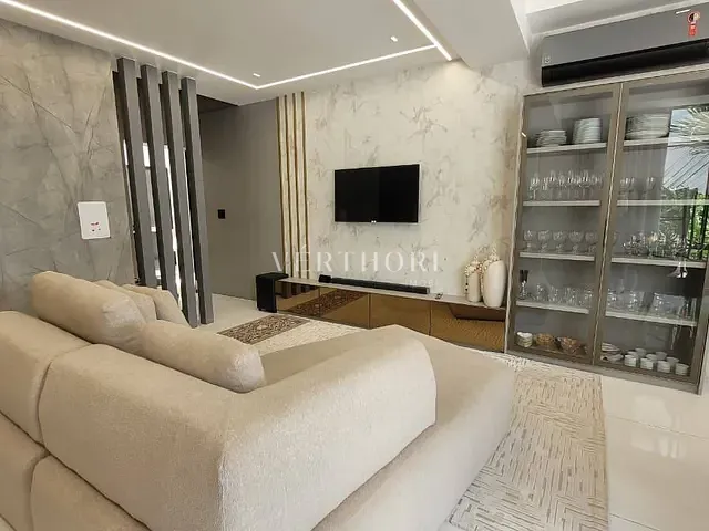 Casa com 420m² 4 quartos e 6 banheiros, à venda, no bairro Terras de Santana II em Londrina