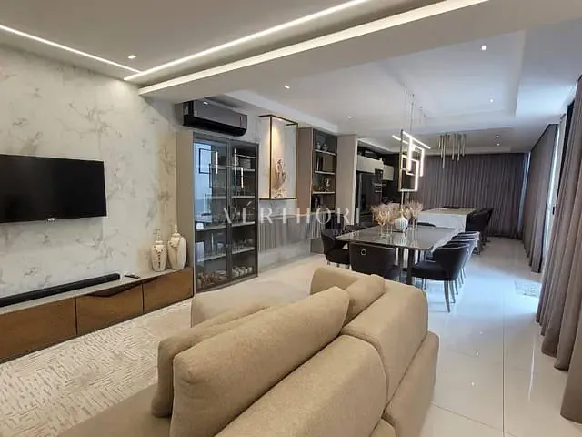 Casa com 420m² 4 quartos e 6 banheiros, à venda, no bairro Terras de Santana II em Londrina