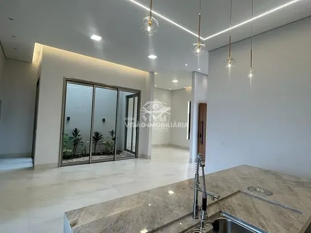 Casa com 420m², à venda, no bairro RECANTO SUÍÇO em Sinop