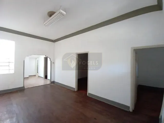 Casa 3 quartos e 2 banheiros, à venda, no bairro Centro em Mogi Mirim