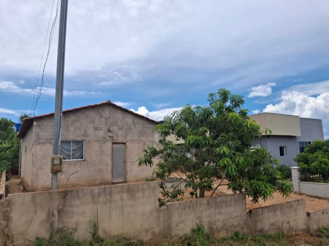Casa 3 quartos e 1 banheiro, à venda, no bairro MI em Abadiânia