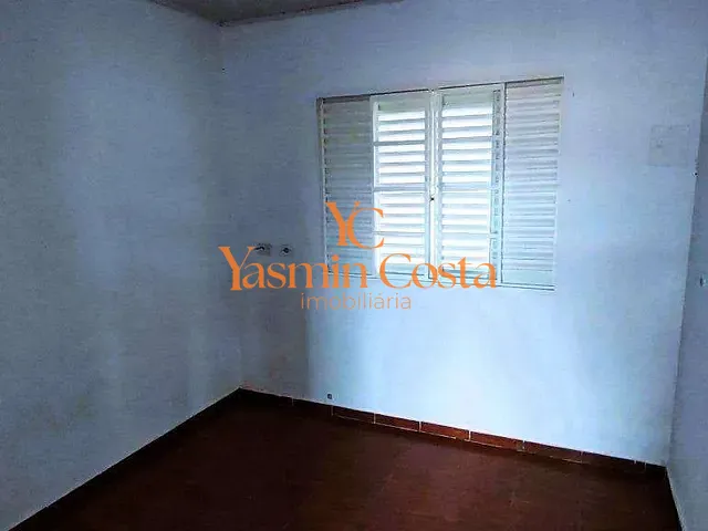 Casa com 506m² 3 quartos e 1 banheiro, à venda, no bairro Centro em Cambuí