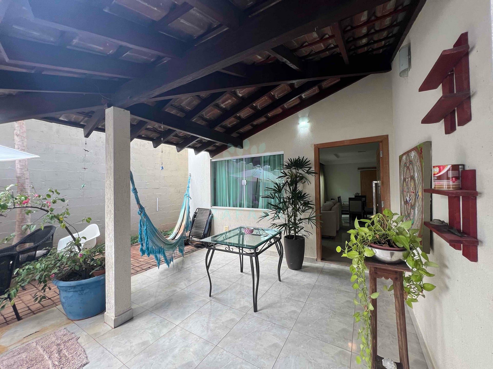 Casa para alugar com 4 quartos, 180m² - Foto 1