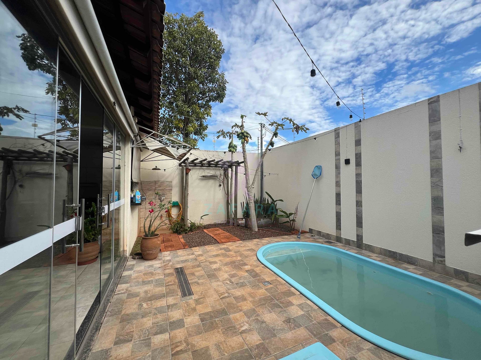 Casa para alugar com 4 quartos, 180m² - Foto 27