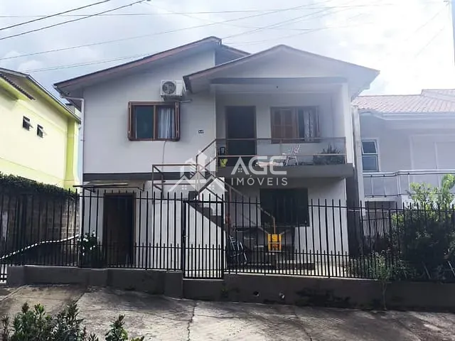 Casa com 360m² 6 quartos e 2 banheiros, à venda, no bairro Santa Catarina em Erechim