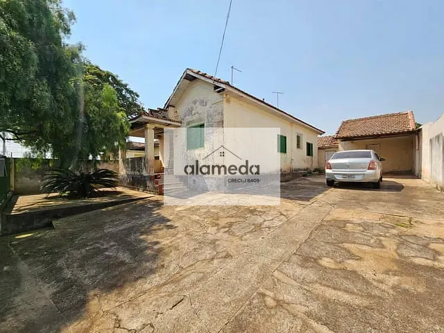 Casa com 780m² 2 quartos e 1 banheiro, à venda, no bairro CENTTRO em Jacarezinho