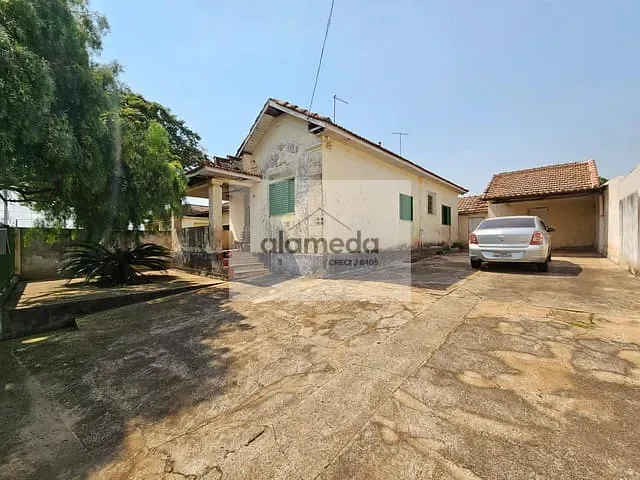 Casa com 780m² 2 quartos e 1 banheiro, à venda, no bairro CENTTRO em Jacarezinho
