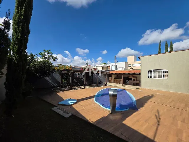 Casa com 953m² 5 quartos e 6 banheiros, para alugar, no bairro Setor Habitacional Vicente Pires - Trecho 3 em Brasília