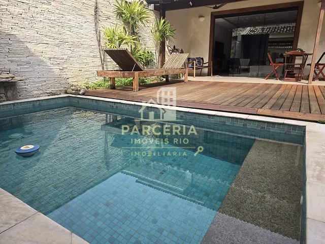 Casa com 310m² 5 quartos e 6 banheiros, à venda ou para alugar, no bairro Recreio dos Bandeirantes em Rio de Janeiro