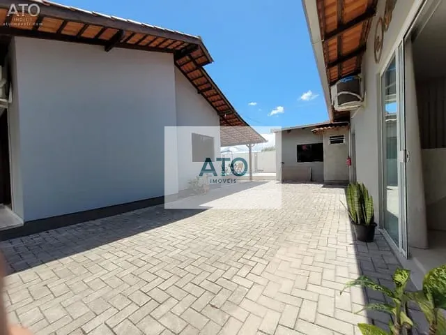 Casa com 367m² 2 quartos e 2 banheiros, à venda, no bairro Centro em Tijucas