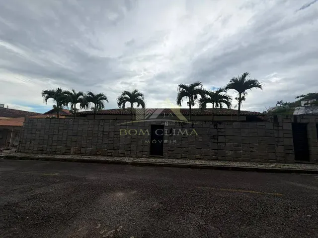 Casa 5 quartos e 6 banheiros, para alugar, no bairro Bom Clima em Juiz de Fora