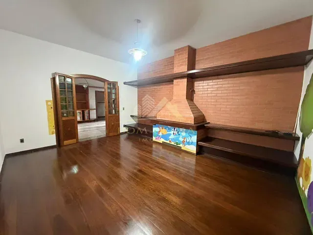 Casa 5 quartos e 6 banheiros, para alugar, no bairro Bom Clima em Juiz de Fora