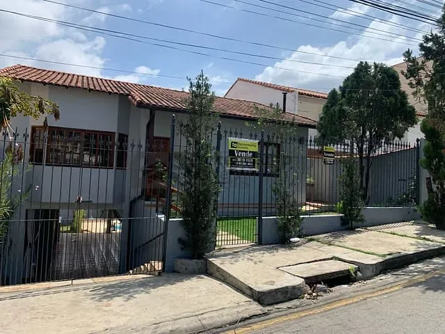 Casa 3 quartos e 3 banheiros, à venda, no bairro Jardim Belvedere em Volta Redonda