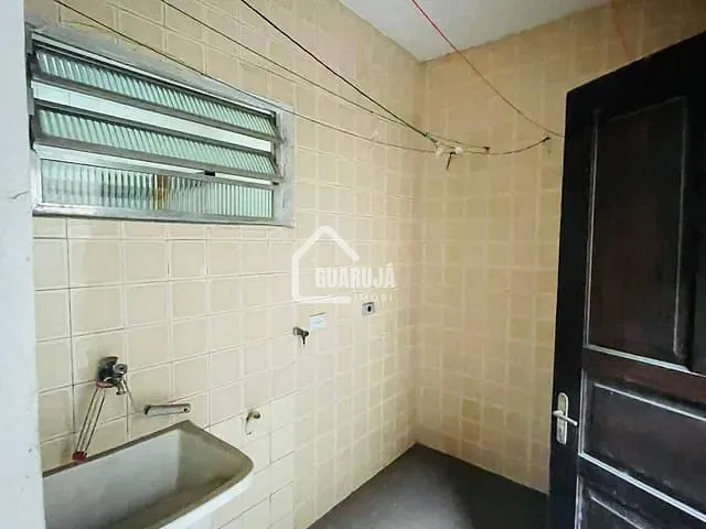 Casa com 70m² 2 quartos e 2 banheiros, para alugar, no bairro Vila Áurea (Vicente de Carvalho) em Guarujá