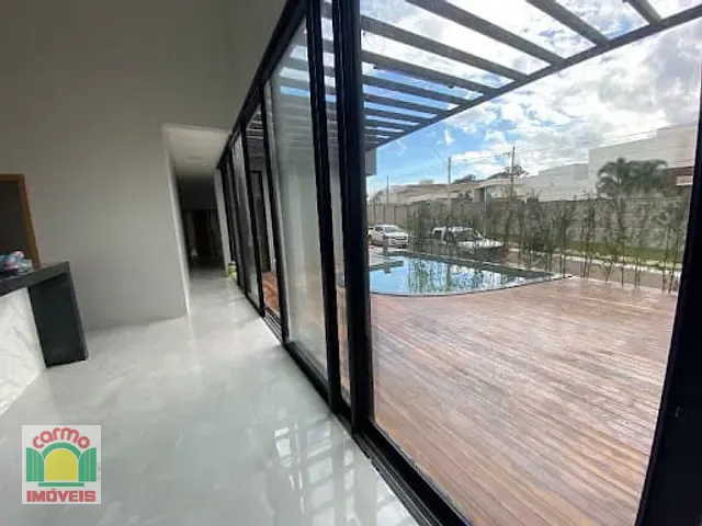 Casa com 420m² 4 quartos e 5 banheiros, à venda, no bairro Condomínio Residencial Grand Trianon em Anápolis