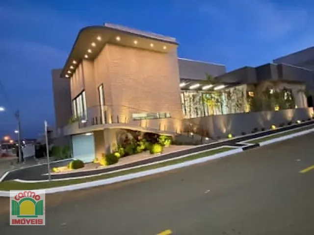 Casa com 420m² 4 quartos e 5 banheiros, à venda, no bairro Condomínio Residencial Grand Trianon em Anápolis