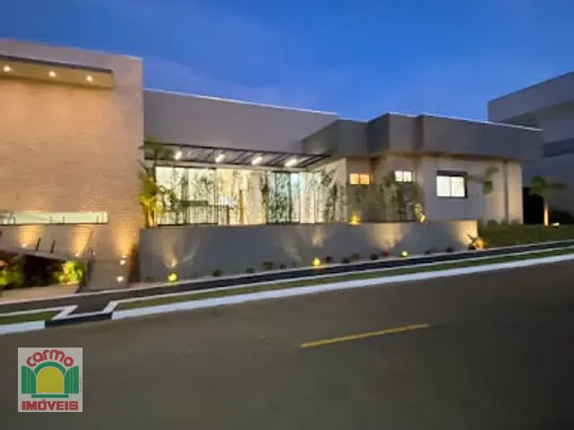 Casa com 420m² 4 quartos e 5 banheiros, à venda, no bairro Condomínio Residencial Grand Trianon em Anápolis