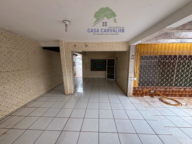 Casa 3 quartos e 2 banheiros, para alugar, no bairro Centro em Ladário