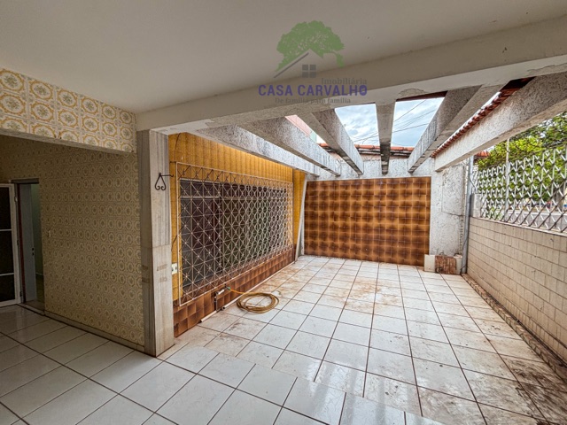 Casa 3 quartos e 2 banheiros, para alugar, no bairro Centro em Ladário