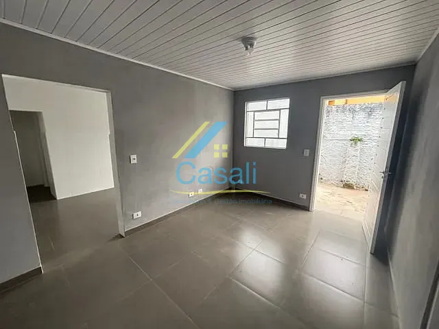 Casa 1 quarto e 1 banheiro, para alugar, no bairro Jardim Rene em São Roque
